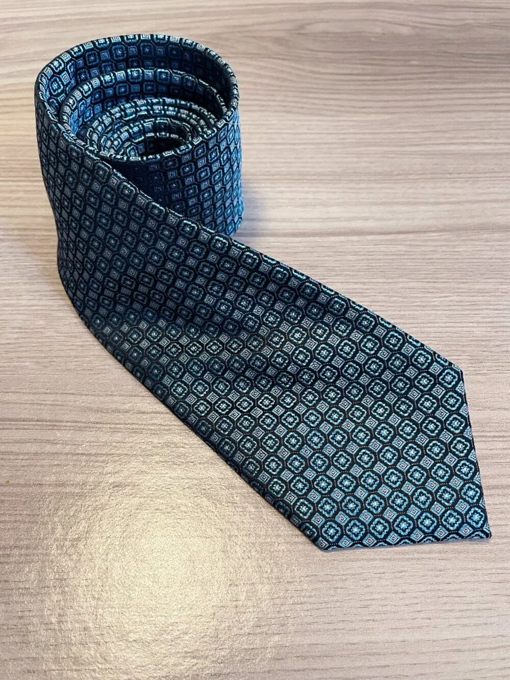 Jos. A. Bank Traveler 100% Silk Geometric Blue Black Stain Resistant Men's Tie